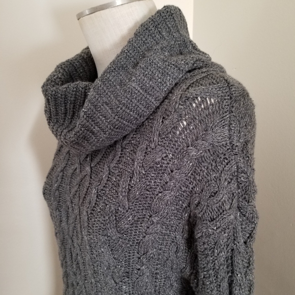 Thick Grey Cable Knit Sweater - Picture 2 of 2